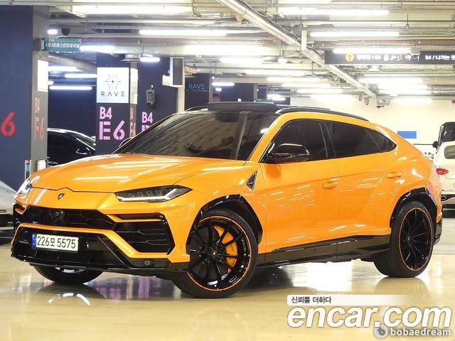 Lamborghini Urus 2021 — photo 2