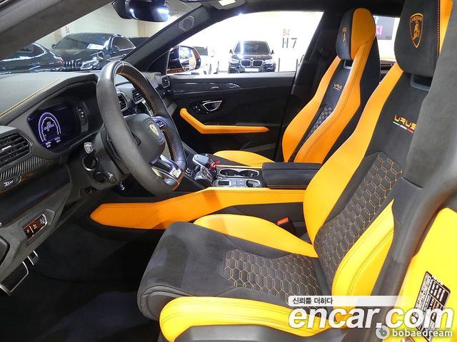 Lamborghini Urus 2021 — photo 8