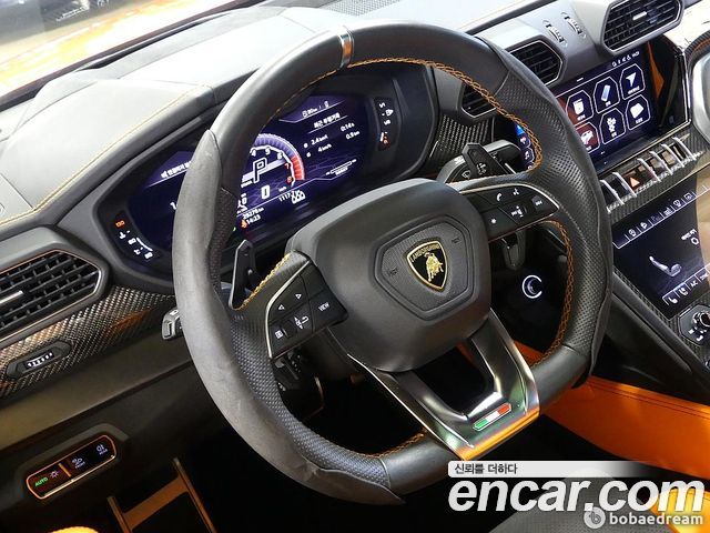 Lamborghini Urus 2021 — photo 13