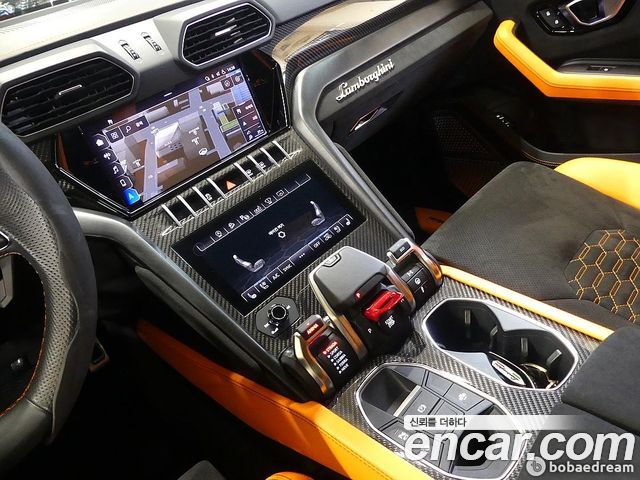 Lamborghini Urus 2021 — photo 15