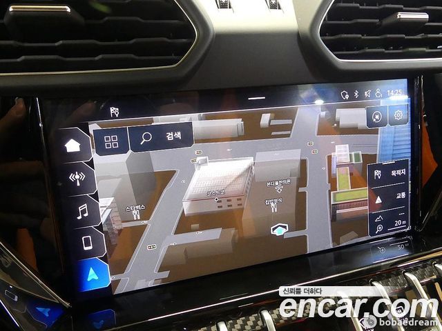 Lamborghini Urus 2021 — photo 16