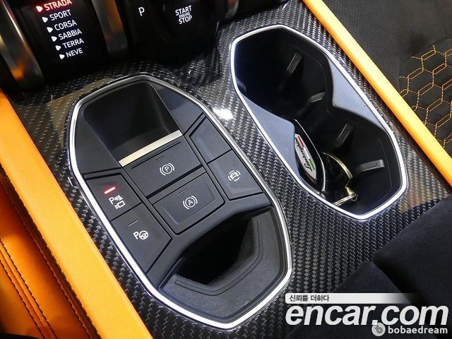 Lamborghini Urus 2021 — photo 19