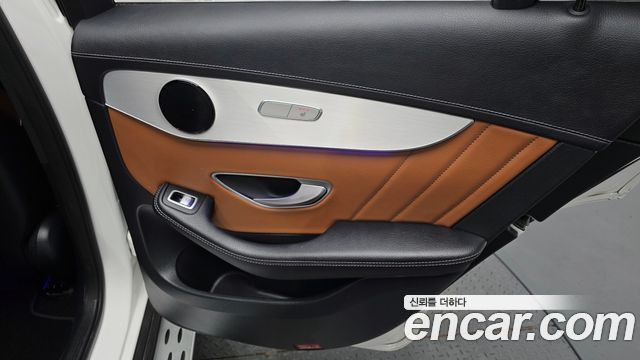 Mercedes-Benz GLC-Class 2022 — photo 15