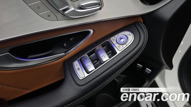 Mercedes-Benz GLC-Class 2022 — photo 27