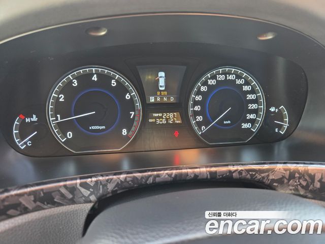 Hyundai Equus 2010 — photo 11
