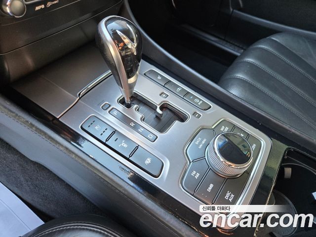 Hyundai Equus 2010 — photo 12