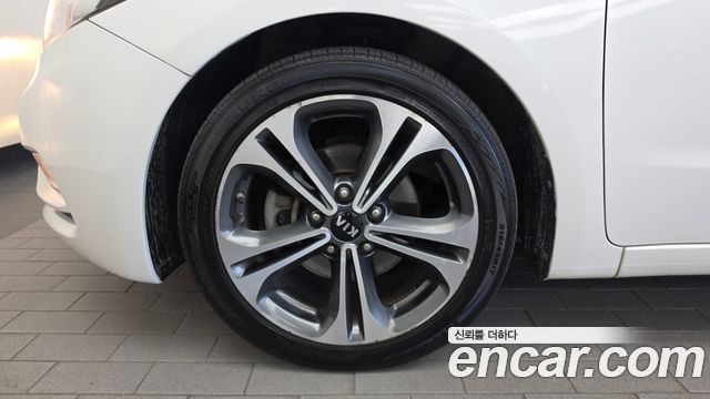 Kia K3 2015 — photo 5