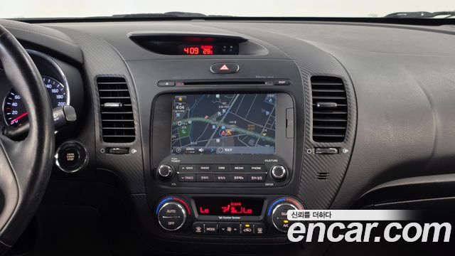 Kia K3 2015 — photo 20