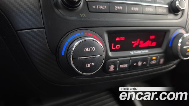 Kia K3 2015 — photo 27