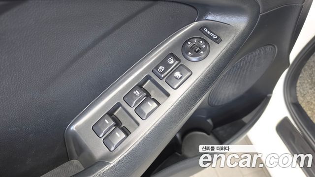Kia K3 2015 — photo 29