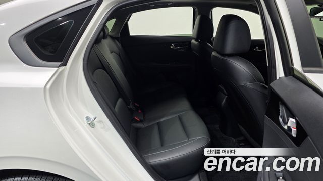 Kia K3 2024 — photo 18