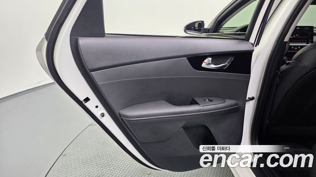 Kia K3 2024 — photo 15