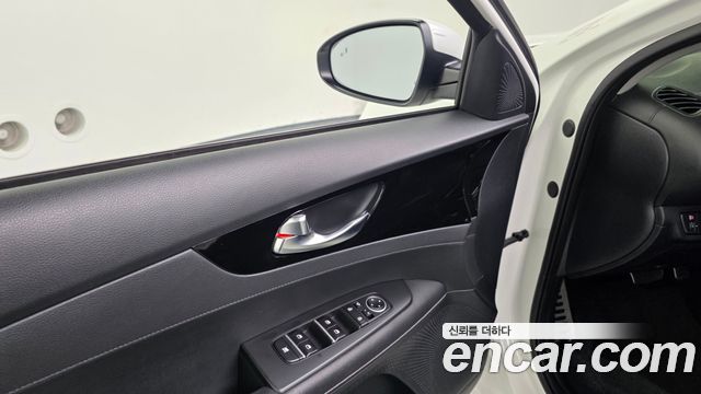 Kia K3 2024 — photo 31