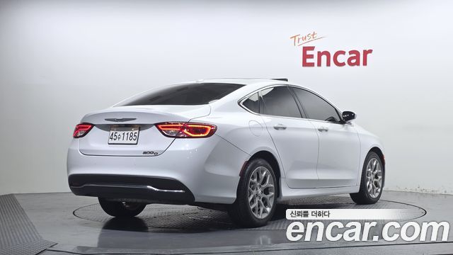 Chrysler 200 2015 — photo 2