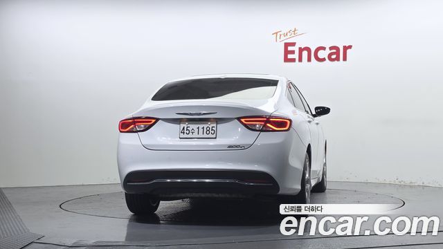 Chrysler 200 2015 — photo 4
