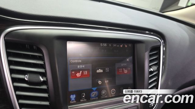 Chrysler 200 2015 — photo 16