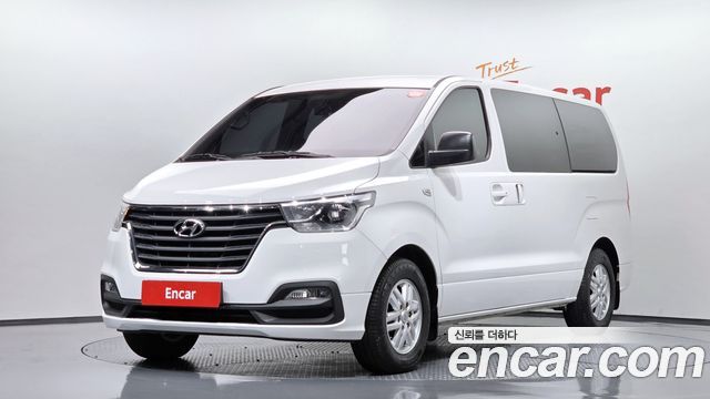 Hyundai Starex 2021 — photo 1