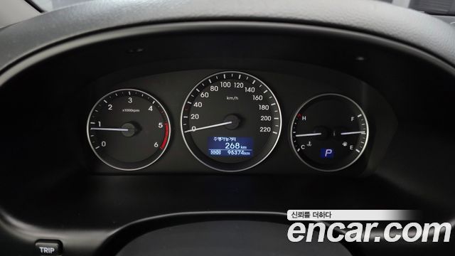 Hyundai Starex 2021 — photo 11