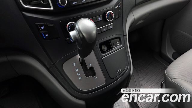 Hyundai Starex 2021 — photo 12