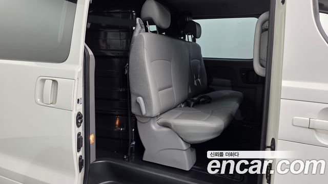 Hyundai Starex 2021 — photo 17