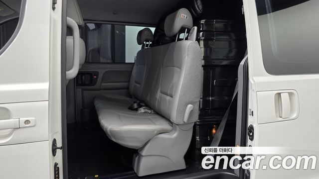 Hyundai Starex 2021 — photo 18