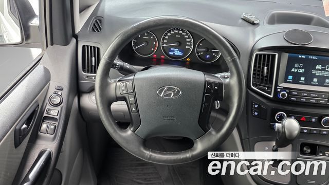 Hyundai Starex 2021 — photo 19