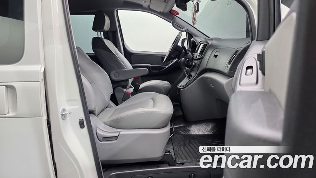 Hyundai Starex 2021 — photo 16