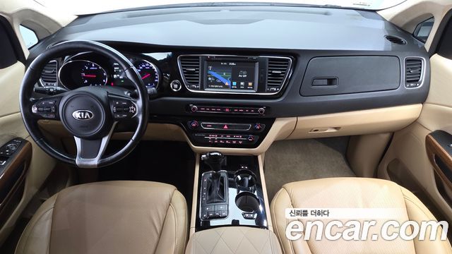 Kia Canival 2016 — photo 10