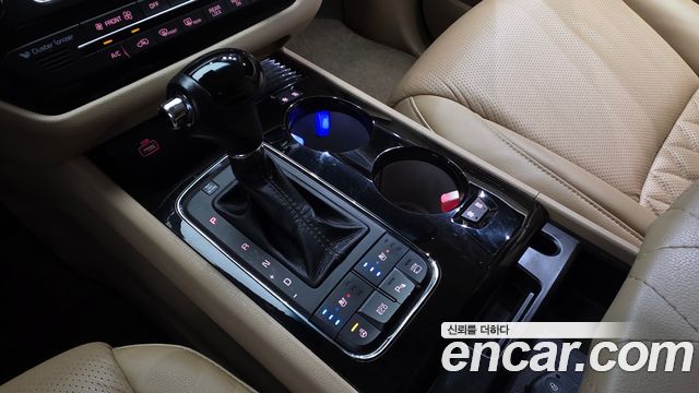 Kia Canival 2016 — photo 12
