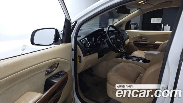 Kia Canival 2016 — photo 13