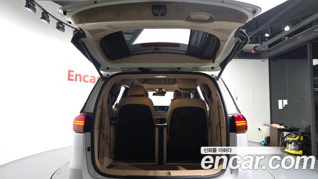 Kia Canival 2016 — photo 26