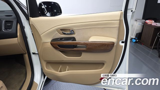 Kia Canival 2016 — photo 15
