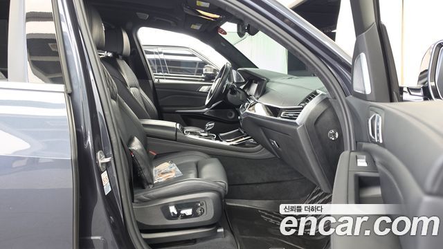 BMW X7 2020 — photo 17