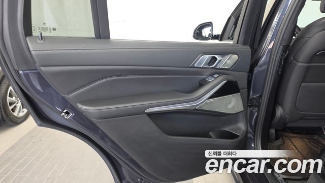 BMW X7 2020 — photo 15