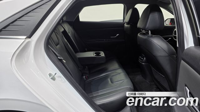 Hyundai AVANTE 2021 — photo 12