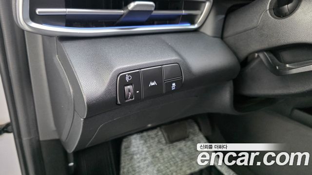 Hyundai AVANTE 2021 — photo 17