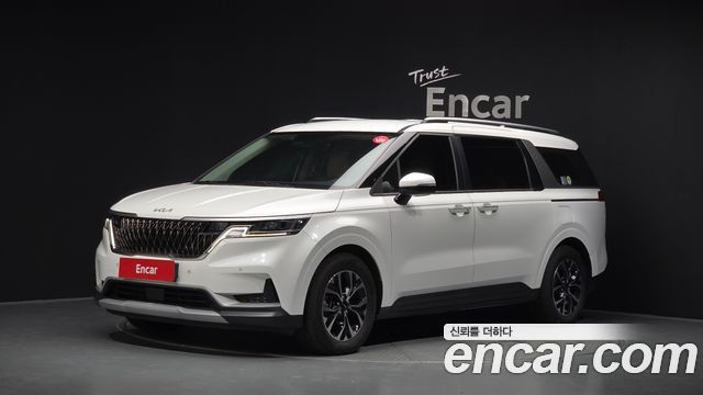 Kia Canival 2023 — photo 1
