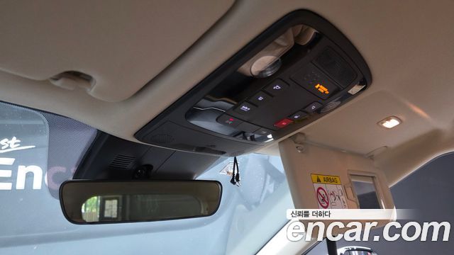Kia Canival 2023 — photo 18