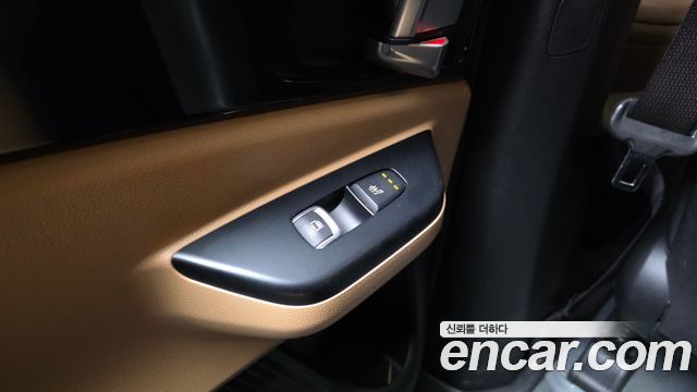 Kia Canival 2023 — photo 19