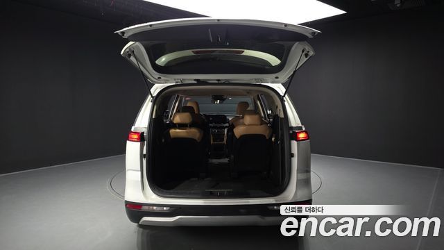 Kia Canival 2023 — photo 20