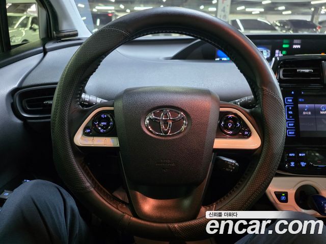 Toyota Prius 2018 — photo 5