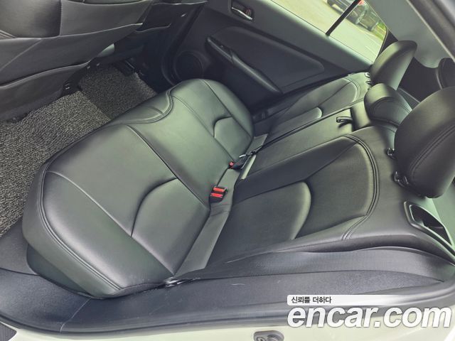 Toyota Prius 2018 — photo 10
