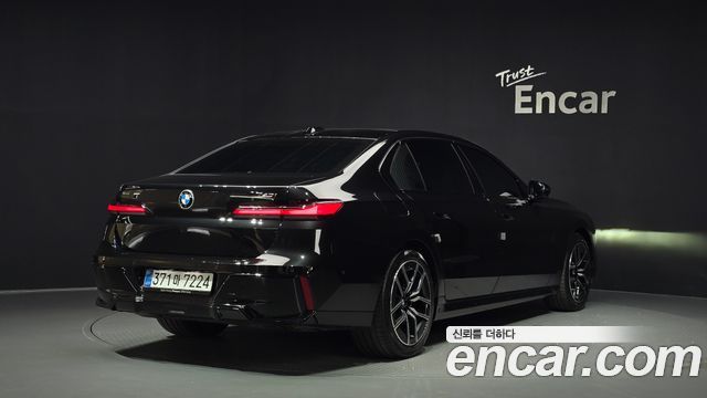 BMW 7-Series 2026 — photo 2