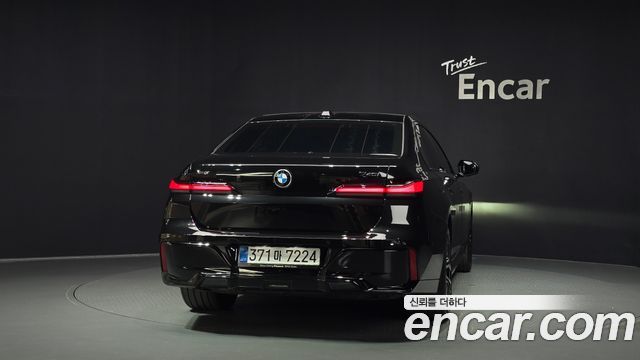 BMW 7-Series 2026 — photo 4