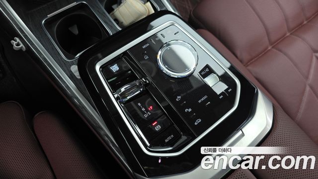 BMW 7-Series 2026 — photo 12
