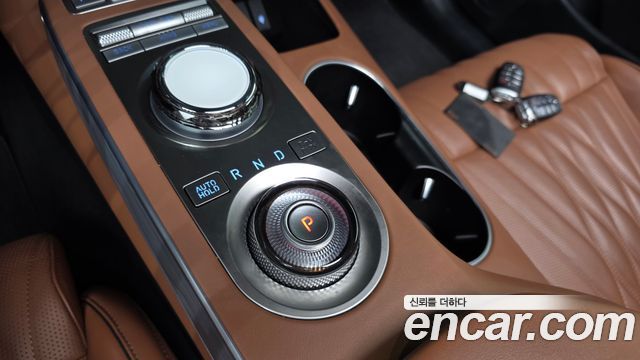 Genesis GV70 2024 — photo 12