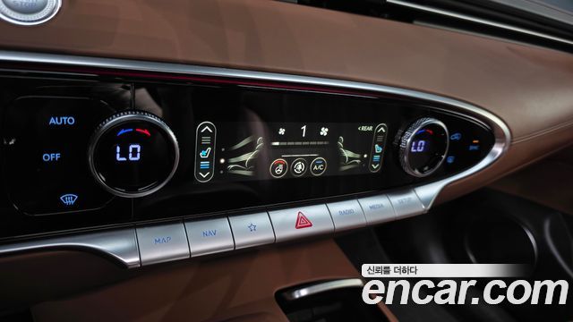 Genesis GV70 2024 — photo 22
