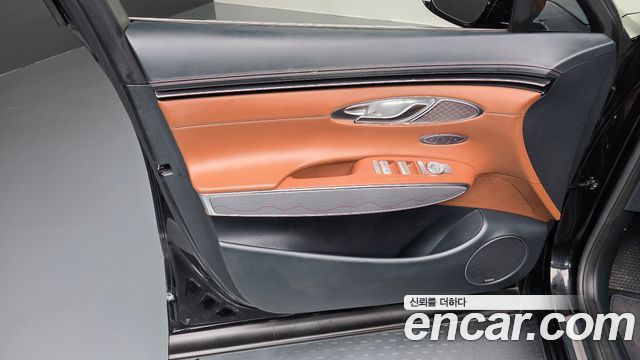 Genesis GV70 2024 — photo 14