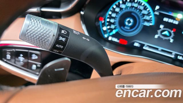 Genesis GV70 2024 — photo 28
