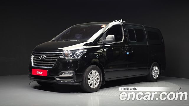 Hyundai Starex 2019 — photo 1
